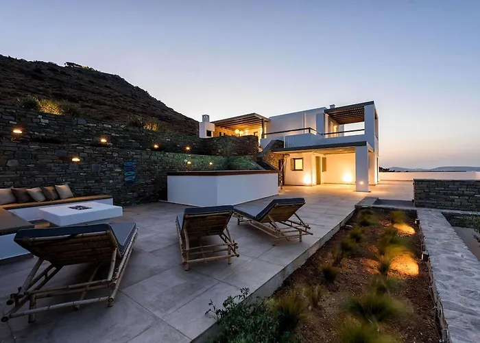 Villa Rising Moon Sea View Near The Molos (Paros)