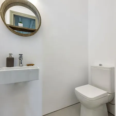 Rising Moon Sea View Near The 빌라 몰로스파루